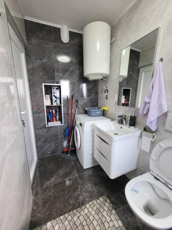 Apartman Dora With Sea View And Terrace Umago Esterno foto