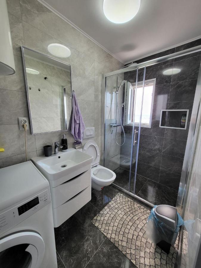 Apartman Dora With Sea View And Terrace Umago Esterno foto