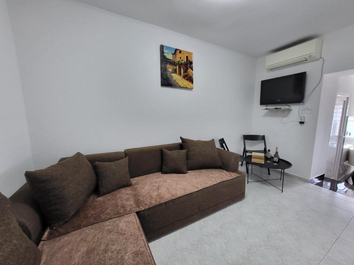 Apartman Dora With Sea View And Terrace Umago Esterno foto