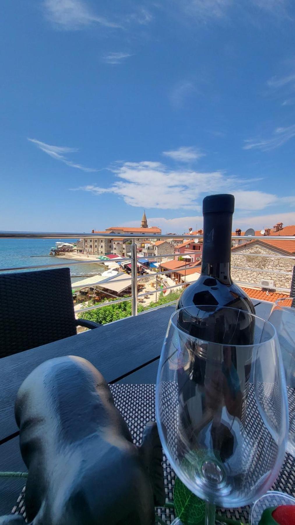 Apartman Dora With Sea View And Terrace Umago Esterno foto
