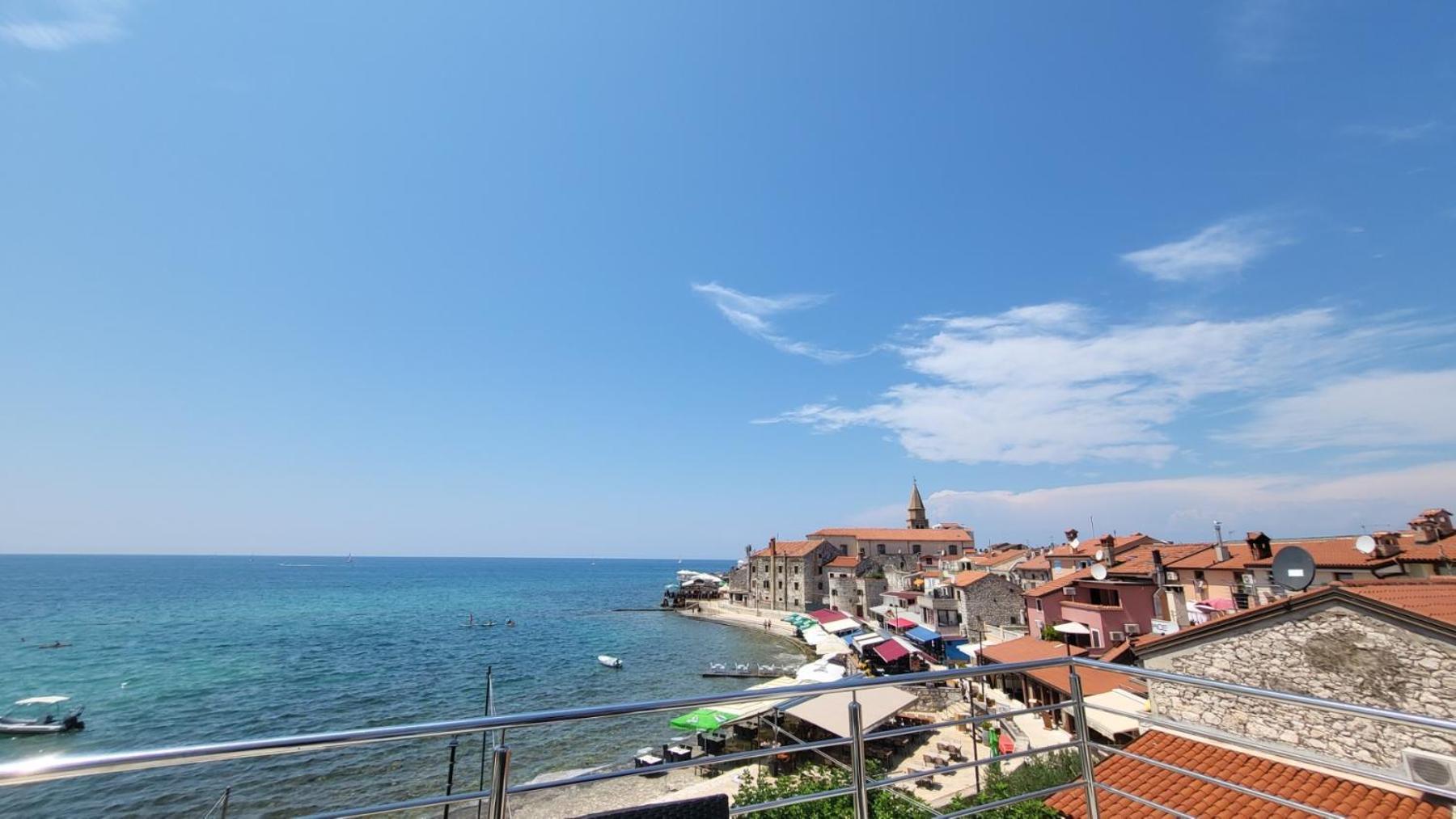 Apartman Dora With Sea View And Terrace Umago Esterno foto